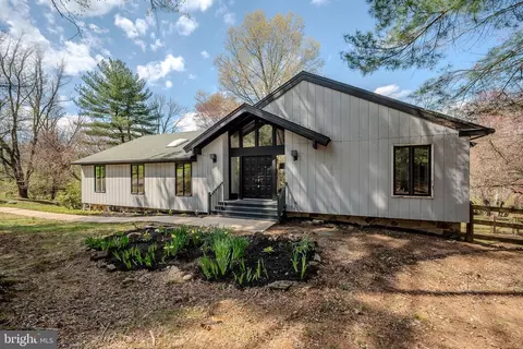 5 Hilloch Ln, Chadds Ford, PA 19317