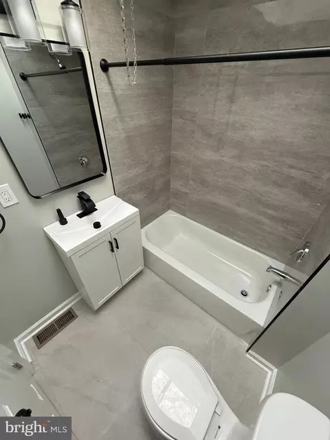Bath - 413 Copley Rd, Darby, PA 19082 photo 2 of 2