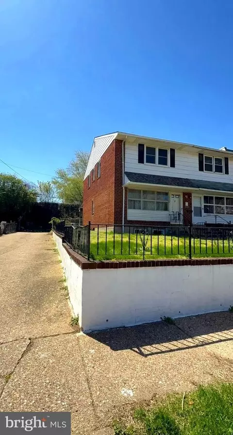 1326 Renshaw Rd, Chester, PA 19013