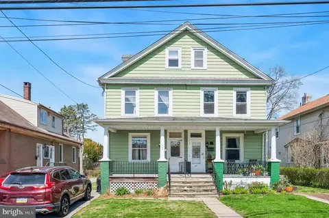 824 Martin Ave, Bryn Mawr, PA 19010