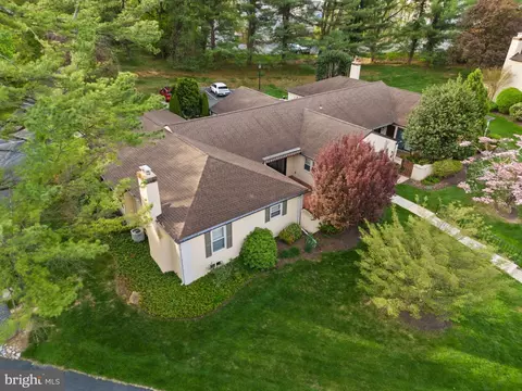 49 Parkridge Dr #49, Bryn Mawr, PA 19010