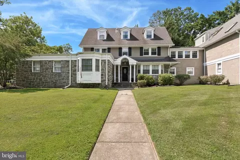 140 N Rolling Rd, Springfield, PA 19064