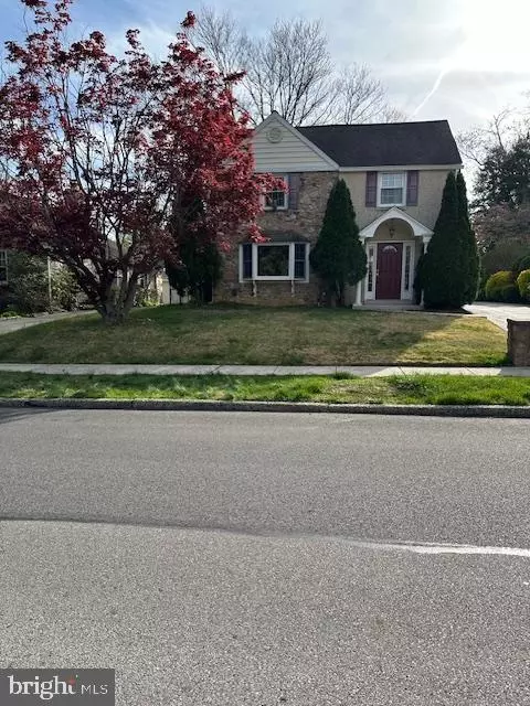 2700 Woodleigh Rd, Havertown, PA 19083