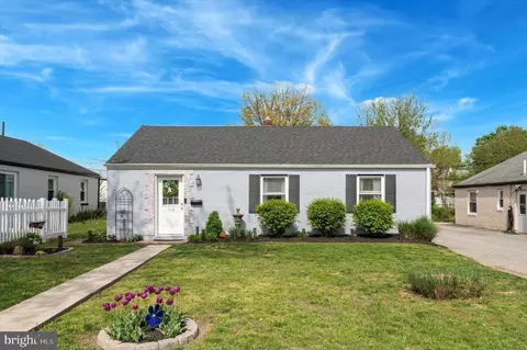 18 Herald Pl, Aston, PA 19014