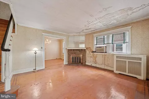 Living - 192 Glencoe Rd, Darby, PA 19082 photo 3 of 3