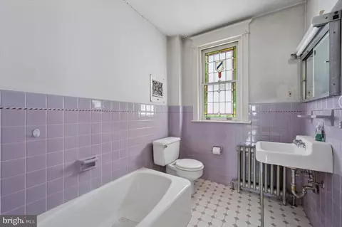 Bath - 192 Glencoe Rd, Darby, PA 19082 photo 2 of 2