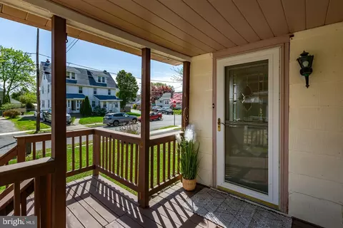 20 W Forrestview Rd, Brookhaven, PA 19015