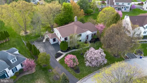 5 Barleycorn Dr, Broomall, PA 19008