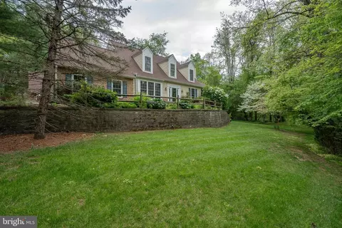 725 Kincaid Mills Ln, Wallingford, PA 19086