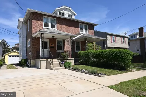 408 Iroquois St, Essington, PA 19029