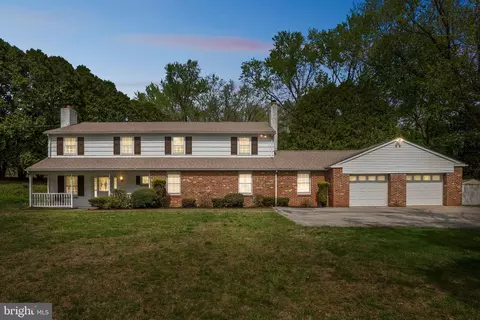 71 Clayton Park Dr, Glen Mills, PA 19342
