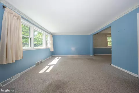Living - 449 S Valley Forge Rd, Wayne, PA 19087 photo 2 of 4