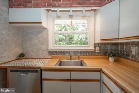 Kitchen - 449 S Valley Forge Rd, Wayne, PA 19087 photo 2 of 2