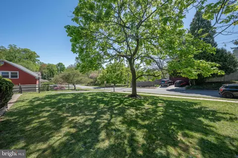Exterior - 449 S Valley Forge Rd, Wayne, PA 19087 photo 5 of 5