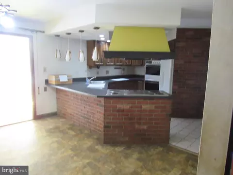 805 Galbraith Ave, Chichester, PA 19061 photo 9