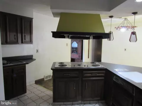 805 Galbraith Ave, Chichester, PA 19061 photo 28