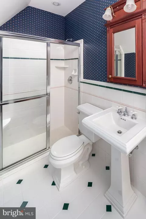 Bath - 458 Huston Rd, Wayne, PA 19087 photo 6 of 6