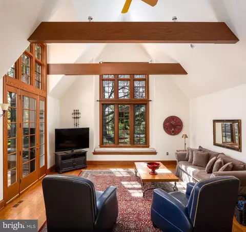 Living - 458 Huston Rd, Wayne, PA 19087 photo 2 of 2