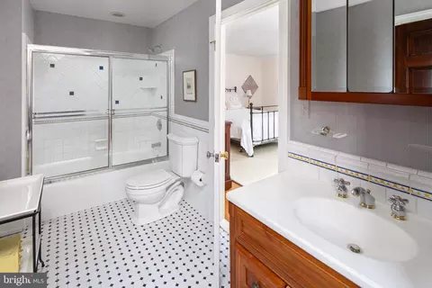 Bath - 458 Huston Rd, Wayne, PA 19087 photo 4 of 6