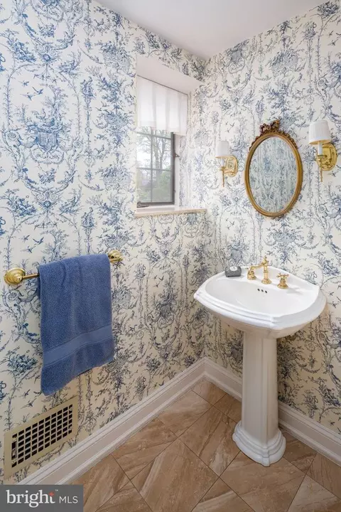 Bath - 458 Huston Rd, Wayne, PA 19087 photo 2 of 6