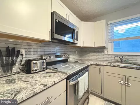 918 Hillside Ave, Boothwyn, PA 19061 photo 2