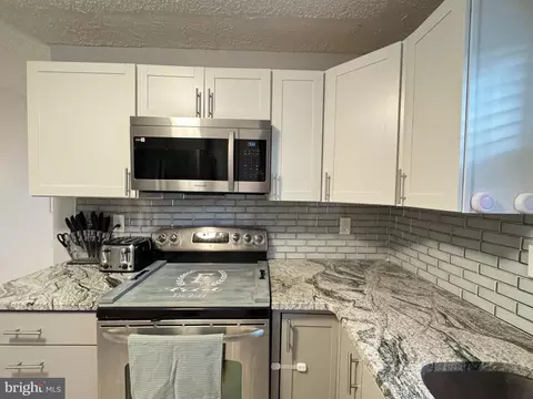 918 Hillside Ave, Boothwyn, PA 19061 photo 4