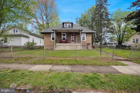 1025 Bartram Ave, Collingdale, PA 19023