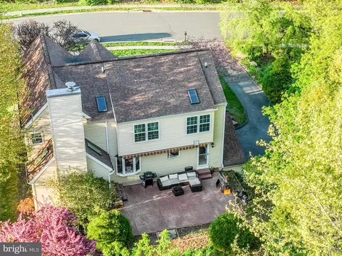 4211 Tara Cir, Ogden, PA 19061 photo 2