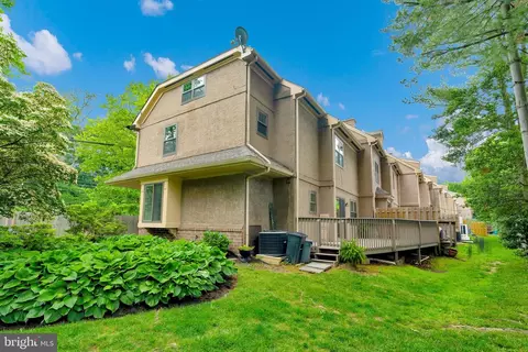 431 Eagle Rd #16, Wayne, PA 19087 photo 2