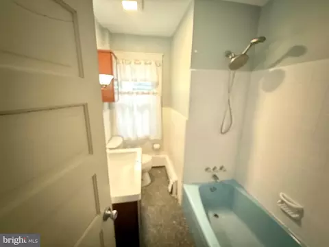 Bath - 4049 Marshall Rd, Darby, PA 19082 photo 2 of 2