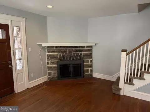 Living - 4049 Marshall Rd, Darby, PA 19082 photo 1 of 5