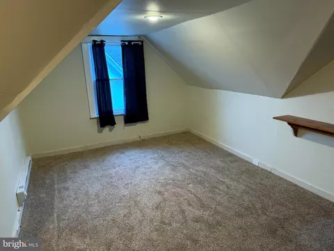 Bedroom - 4049 Marshall Rd, Darby, PA 19082 photo 4 of 5