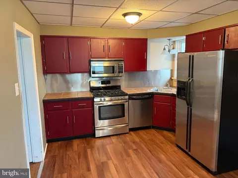 Kitchen - 4049 Marshall Rd, Darby, PA 19082 photo 1 of 2