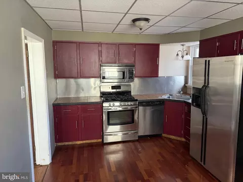 Kitchen - 4049 Marshall Rd, Darby, PA 19082 photo 2 of 2