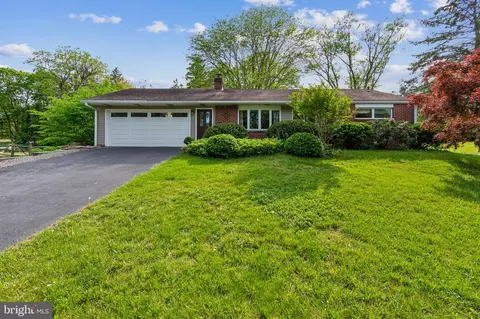 504 Meadowpark Ln, Media, PA 19063