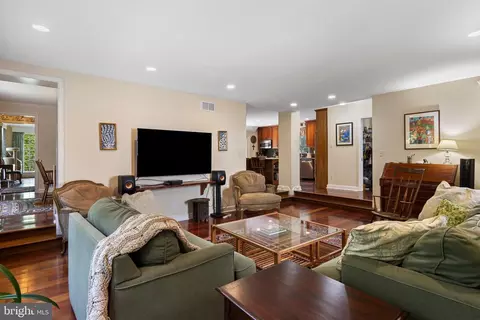 Living - 5 Single Ln, Wallingford, PA 19086 photo 2 of 2