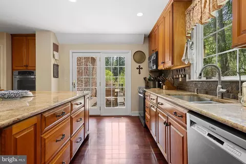 Kitchen - 5 Single Ln, Wallingford, PA 19086 photo 3 of 5