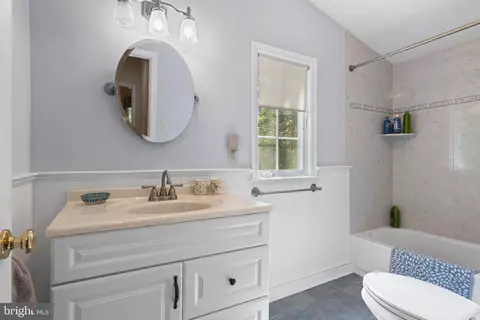 Bath - 5 Single Ln, Wallingford, PA 19086 photo 4 of 4