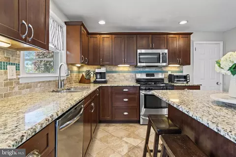 105 Longview Dr, Springfield, PA 19064 photo 12