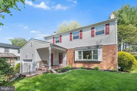 702 W Brookhaven Rd, Wallingford, PA 19086