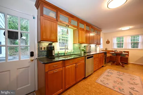 Kitchen - 572 Cricket Ln, Wayne, PA 19087 photo 4 of 5
