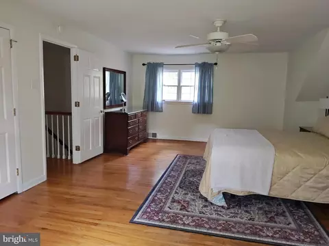 Bedroom - 572 Cricket Ln, Wayne, PA 19087 photo 4 of 9