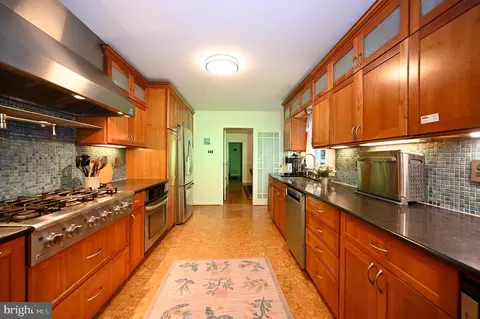Kitchen - 572 Cricket Ln, Wayne, PA 19087 photo 3 of 5