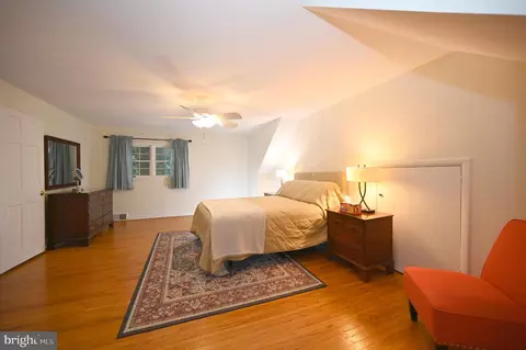 Bedroom - 572 Cricket Ln, Wayne, PA 19087 photo 6 of 9