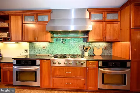 Kitchen - 572 Cricket Ln, Wayne, PA 19087 photo 2 of 5