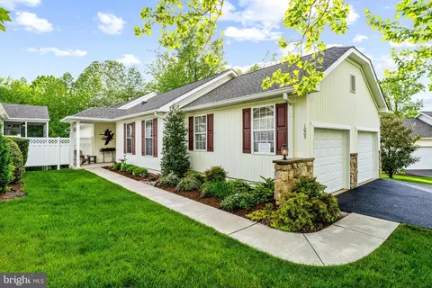 1005 N Phipps Woods Ct, Glen Mills, PA 19342