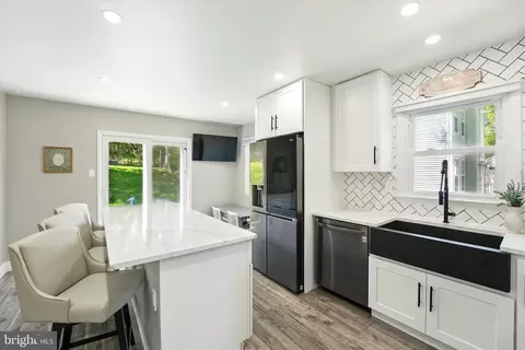 Kitchen - 237 Bridge Rd, Ogden, PA 19061 photo 2 of 2