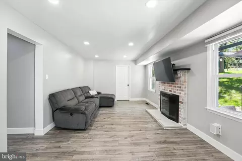 Living - 237 Bridge Rd, Ogden, PA 19061 photo 1 of 1