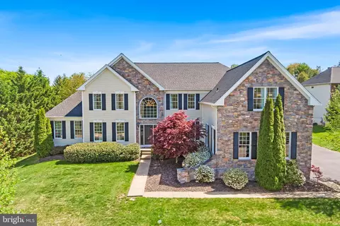 16 Hudson Way, Garnet Valley, PA 19060