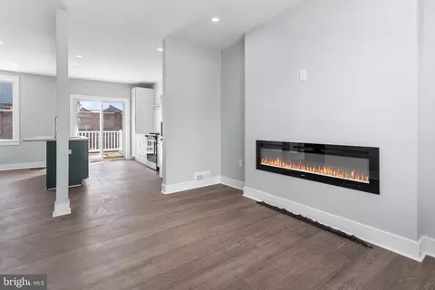 Living - 54 Cedar St, Marcus Hook, PA 19061 photo 1 of 2